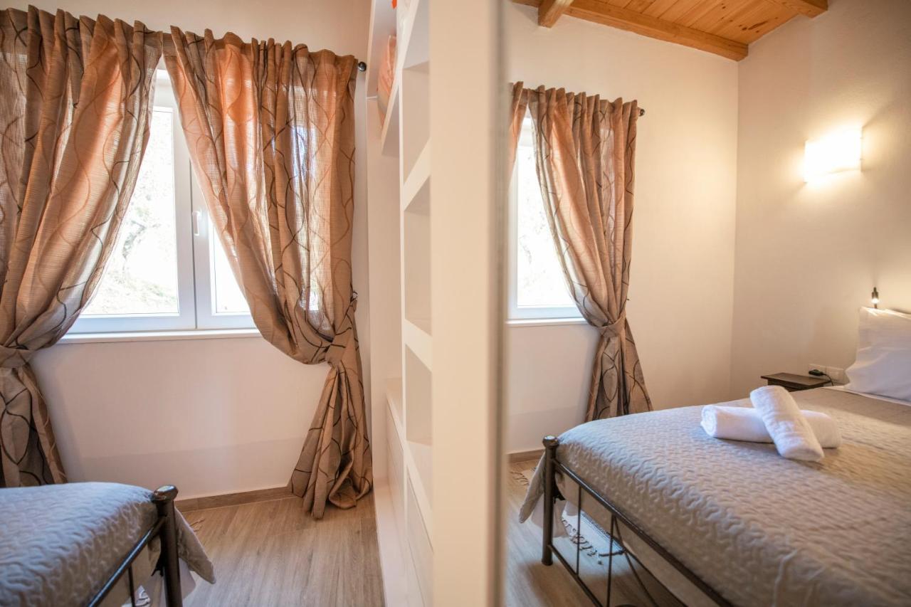 Avgi Villa غلوسا المظهر الخارجي الصورة