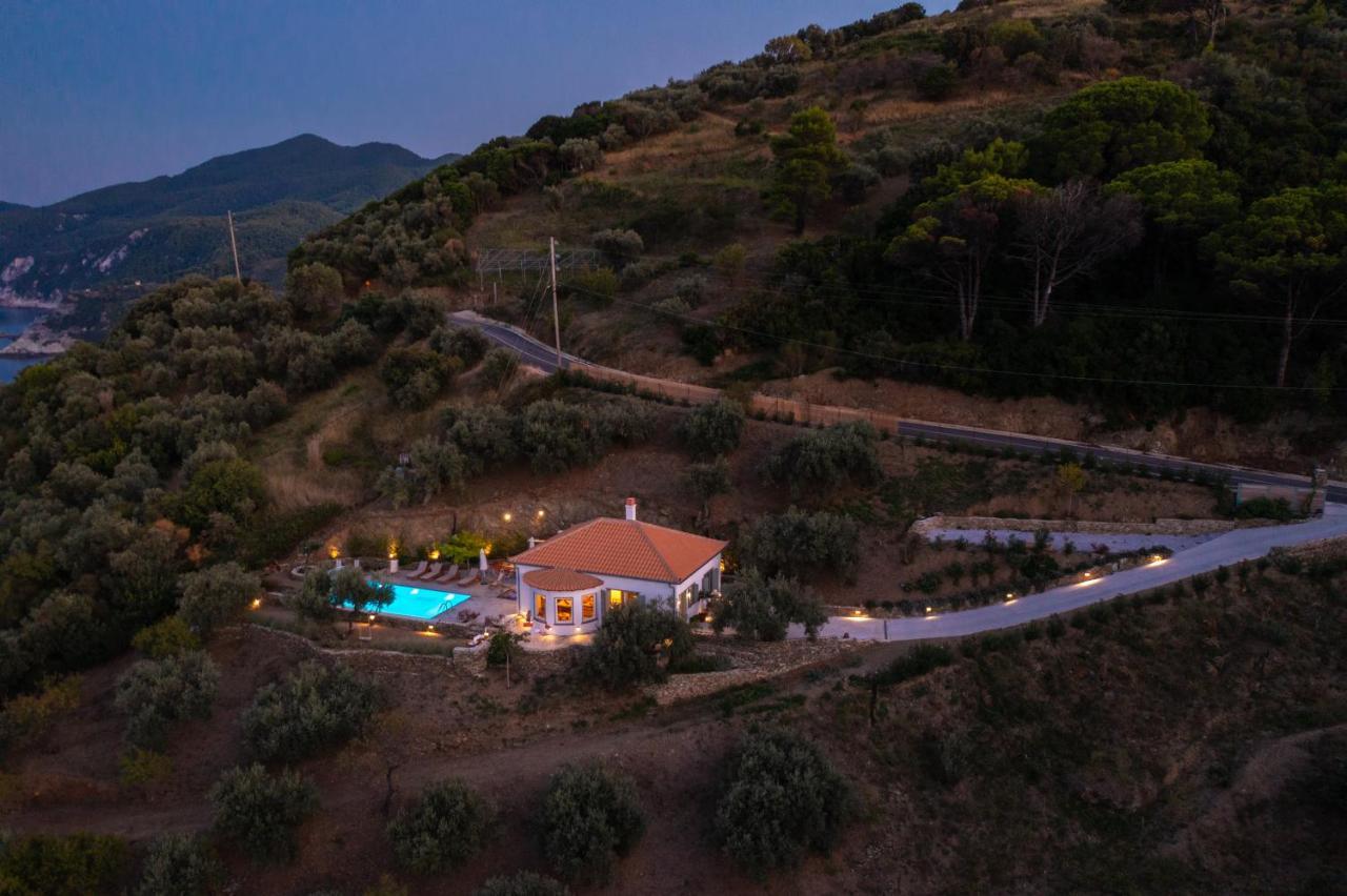 Avgi Villa غلوسا المظهر الخارجي الصورة