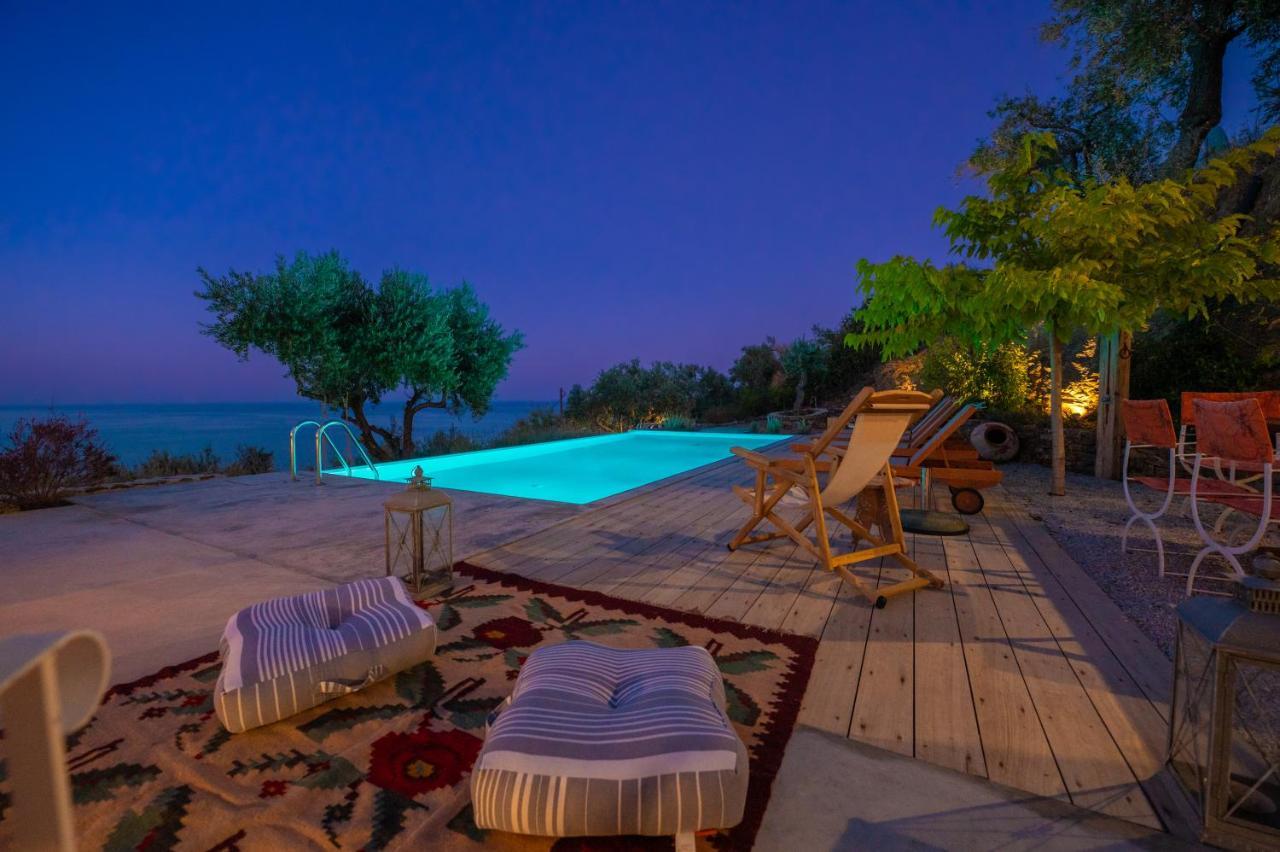 Avgi Villa غلوسا المظهر الخارجي الصورة